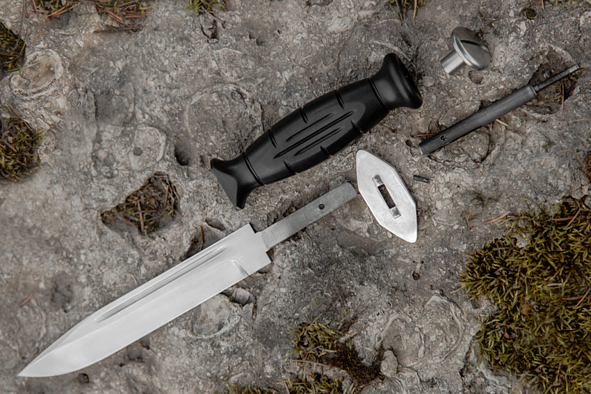 Комплект для ножа НР-40 (клинок кованая 95х18 3,5мм, гарда, тыльник, рукоять пластик)