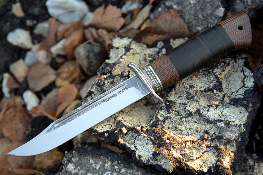 Нож Штрафбат – реплика ножа НР40 из кованой стали 95х18 (рукоять – кожа, венге, литье – мельхиор) A733